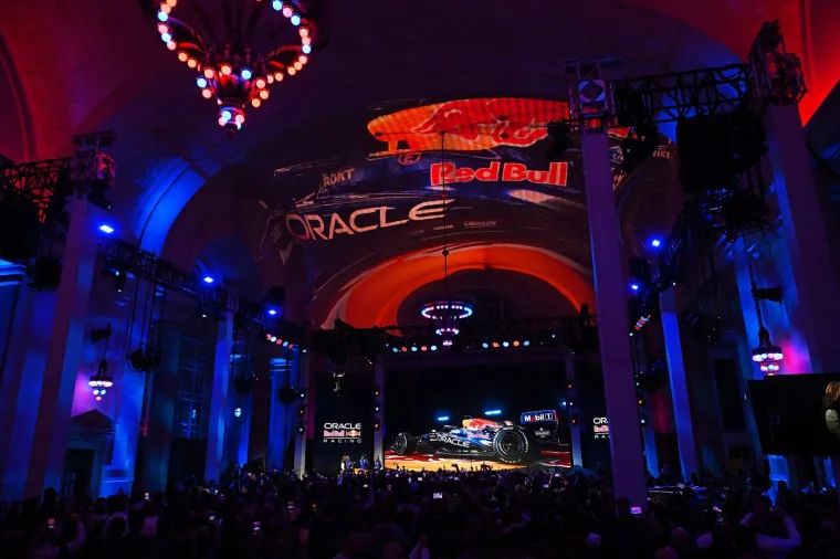 Predstavljen prvi bolid Formule 1 za novu sezonu! Jedan detalj sve odu&scaron;evio: Ulazimo u novu eru