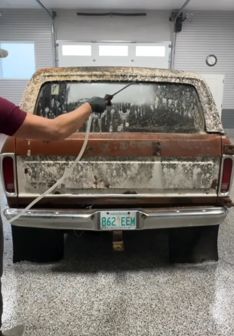 Ostavio je dobar posao i okrenuo se nečemu od čega se svima diže želudac: Sada zarađuje masne novce