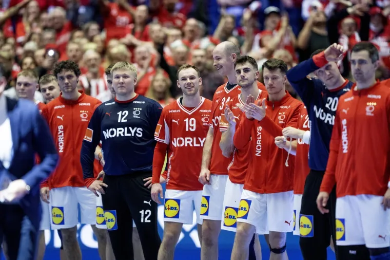 Gospođe u bojama i otkačene zastavice: Danska ima neku drugu navijačku kulturu