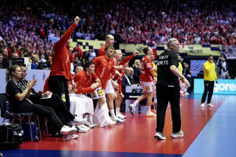 Gospođe u bojama i otkačene zastavice: Danska ima neku drugu navijačku kulturu