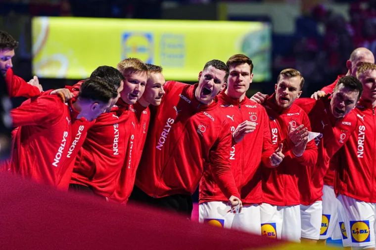 Gospođe u bojama i otkačene zastavice: Danska ima neku drugu navijačku kulturu