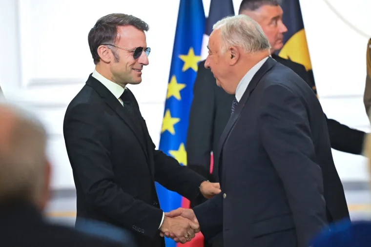 Jesmo li ikad imali ovakvu scenu? Macron &scaron;okirao izgledom u Elizejskoj palači