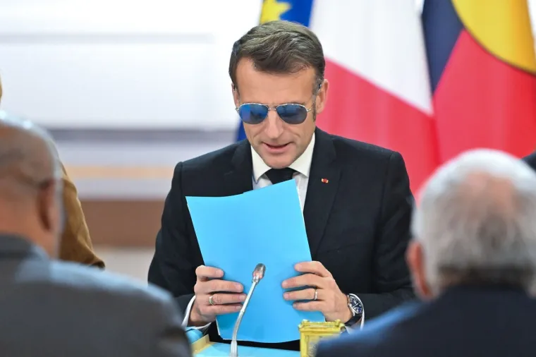 Jesmo li ikad imali ovakvu scenu? Macron &scaron;okirao izgledom u Elizejskoj palači