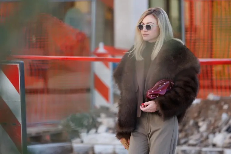 Za ovim nogama se okrenula cijela Kalelarga: Zadrani nisu skidali pogled s crnke u crvenom