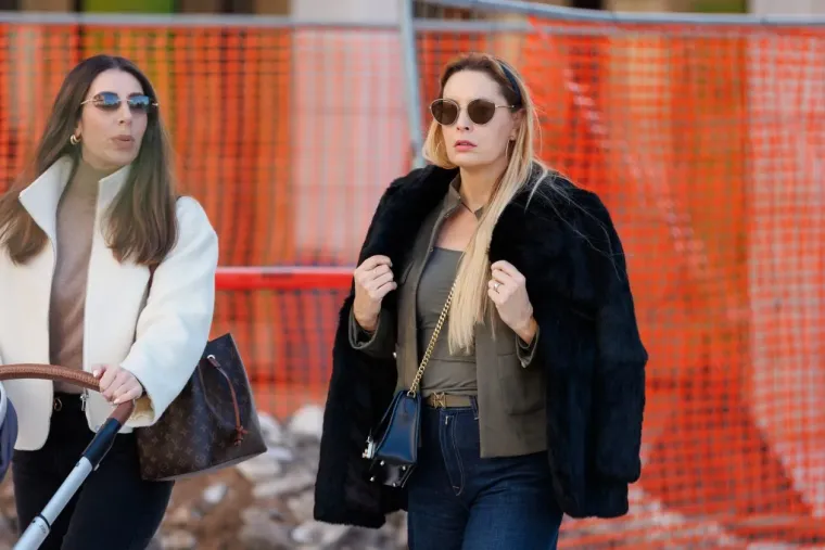 Za ovim nogama se okrenula cijela Kalelarga: Zadrani nisu skidali pogled s crnke u crvenom