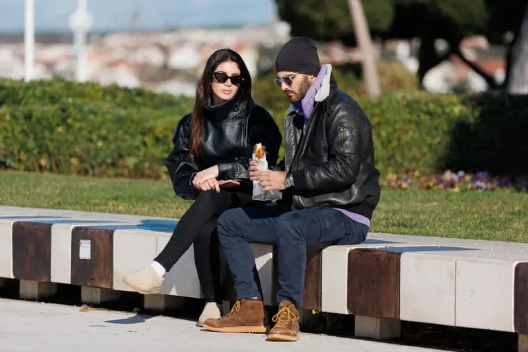 Za ovim nogama se okrenula cijela Kalelarga: Zadrani nisu skidali pogled s crnke u crvenom