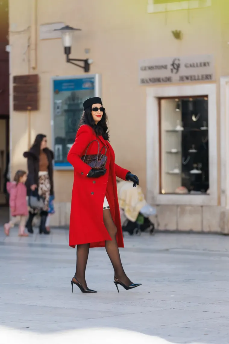 Za ovim nogama se okrenula cijela Kalelarga: Zadrani nisu skidali pogled s crnke u crvenom