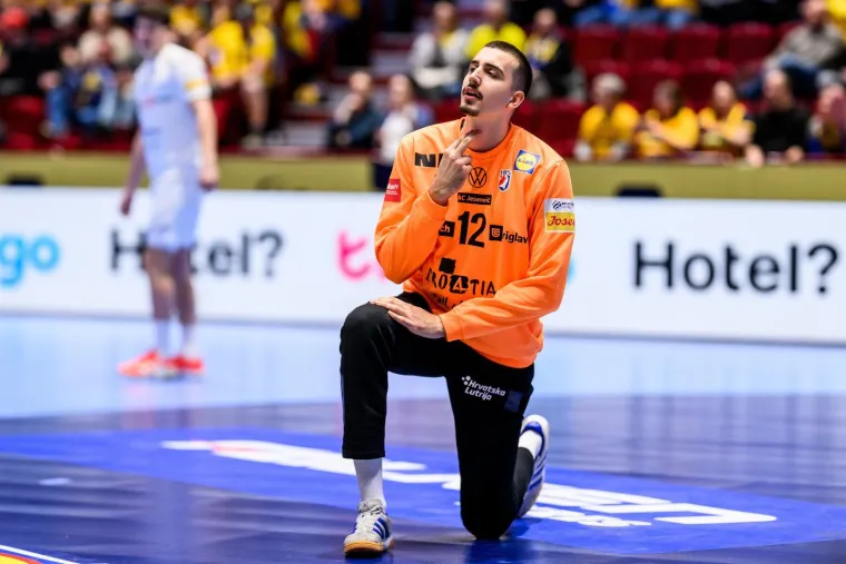 Od tuge i očaja do velike euforije: Evo kako su hrvatski navijači okupirali Malmo Arenu