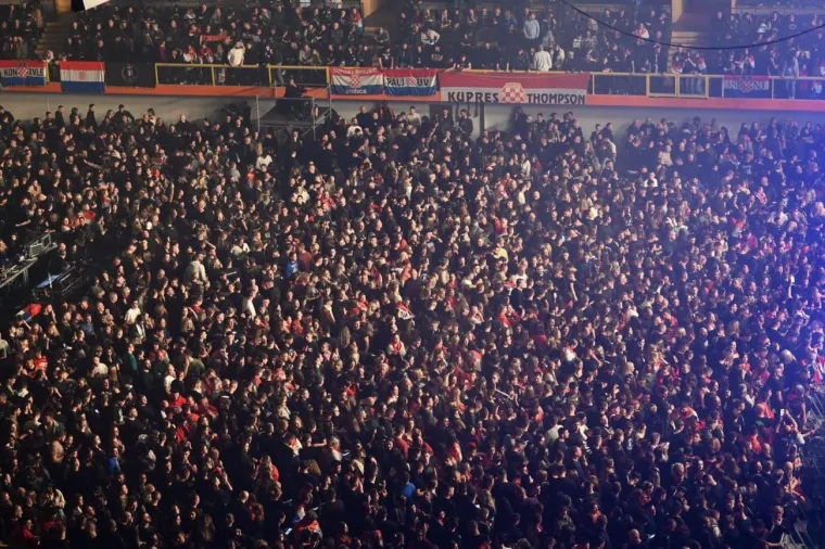 Thompson i drugu večer u Splitu priredio pravi spektakl: Mnoga poznata lica bila su na koncertu