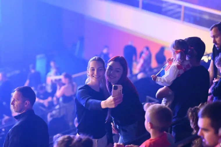 Thompson i drugu večer u Splitu priredio pravi spektakl: Mnoga poznata lica bila su na koncertu