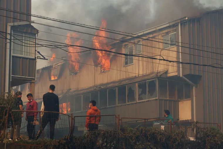 Progla&scaron;eno stanje katastrofe! Plamen guta sve pred sobom, broj mrtvih raste, tisuće bez domova