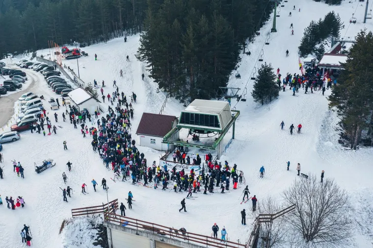 Dosta je mora, ajmo na snijeg! Dalmatinci 'okupirali' Kupres, pogledajte fotografije