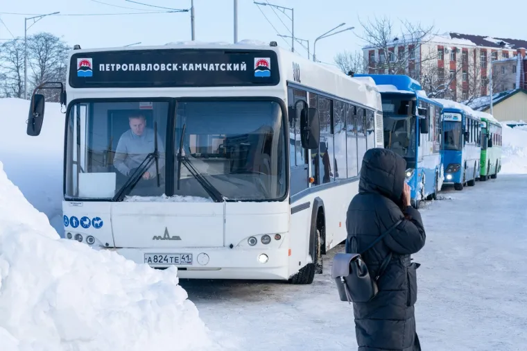 Snijeg im je zatrpao automobile i ulaze u zgrade: Ovako nije bilo zadnjih 60 godina