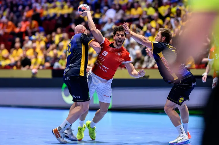 Muk u Malm&ouml;u nakon žestokog duela: Nesretnika morali iznijeti na nosilima