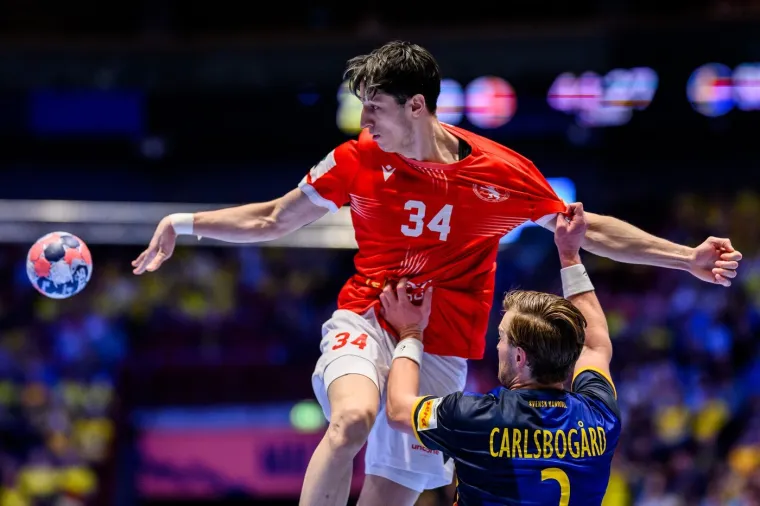 Muk u Malm&ouml;u nakon žestokog duela: Nesretnika morali iznijeti na nosilima