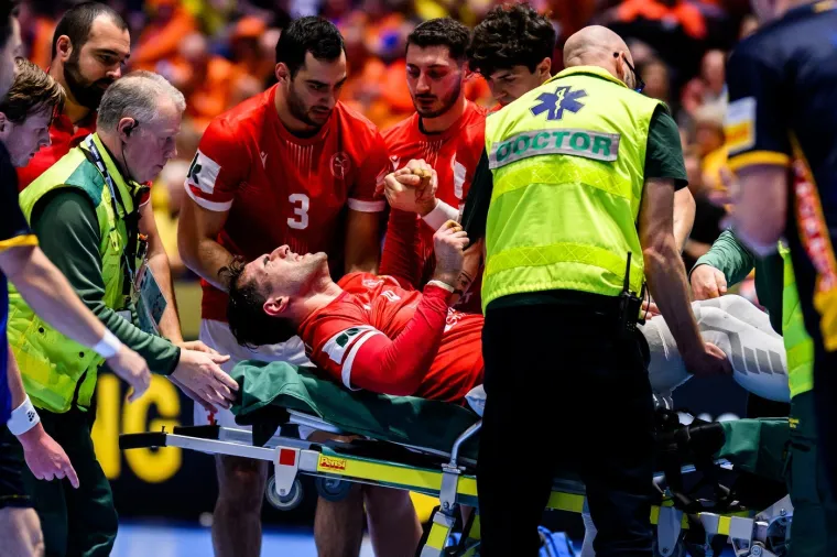 Muk u Malm&ouml;u nakon žestokog duela: Nesretnika morali iznijeti na nosilima