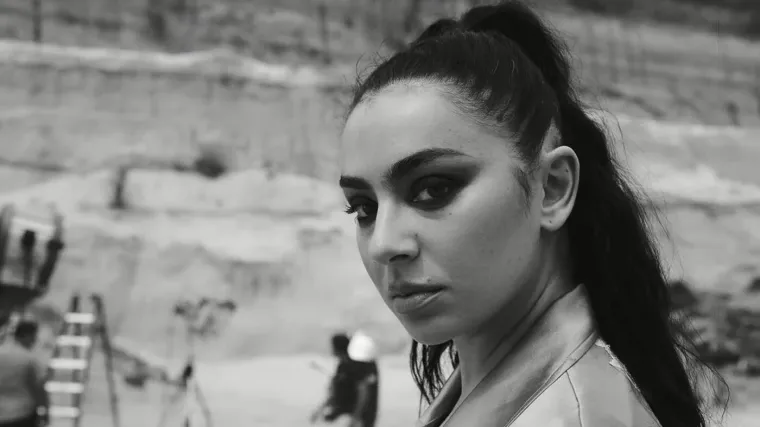 Britanska pop ikona koja je redefinirala glazbenu scenu: Znate li tko je Charli XCX?