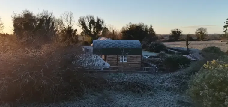 Od stare, napu&scaron;tene i uru&scaron;ene &scaron;tale stvorili su moderan dom iz snova