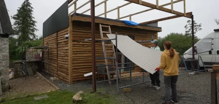 Od stare, napu&scaron;tene i uru&scaron;ene &scaron;tale stvorili su moderan dom iz snova