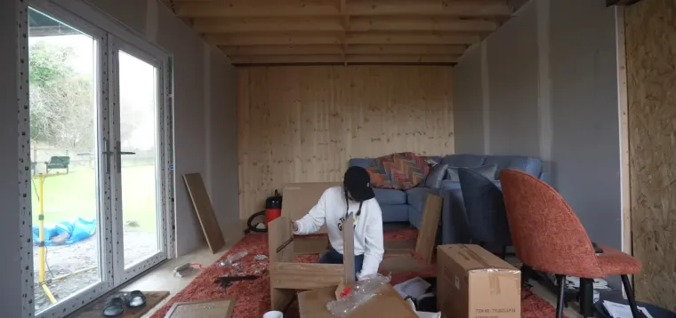 Od stare, napu&scaron;tene i uru&scaron;ene &scaron;tale stvorili su moderan dom iz snova