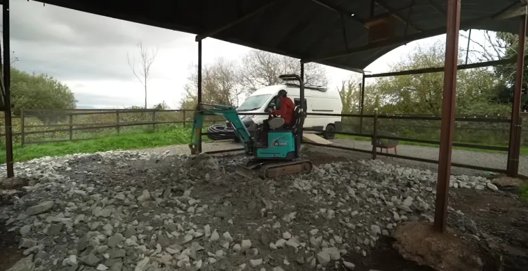 Od stare, napu&scaron;tene i uru&scaron;ene &scaron;tale stvorili su moderan dom iz snova