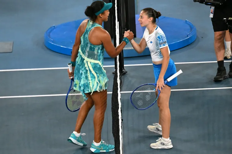 Svi su u nevjerici gledali: Grand Slam pobjednica na teren stigla u neočekivanom izdanju protiv Hrvatice