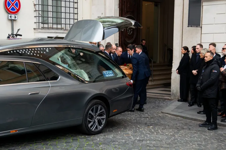 Italija tuguje: Suze na licima prijatelja i fanova Valentina Garavanija obi&scaron;le su svijet