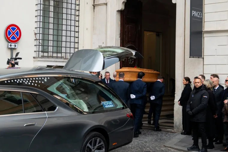 Italija tuguje: Suze na licima prijatelja i fanova Valentina Garavanija obi&scaron;le su svijet