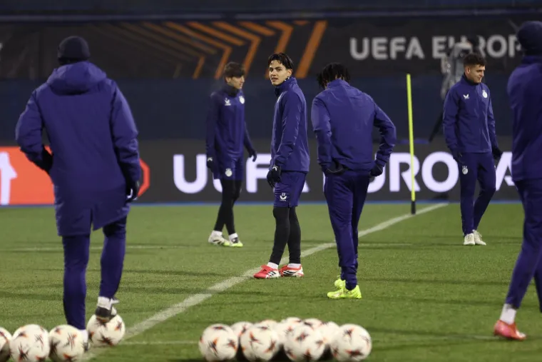 Na treningu Dinama svi zabundani u &scaron;alovima, samo se jedan najhrabriji skinuo