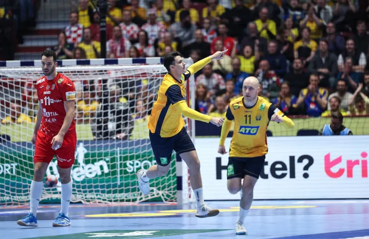 Rovoska bitka na parketu u Malm&ouml;u, ali sve poglede je privukla misteriozna plavu&scaron;a na tribinama