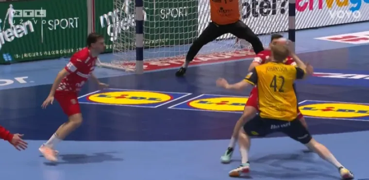 Trenutak Sigurdssonovog ludila: 'Podemonio' je i napao &Scaron;veđana! Imao je dobar razlog