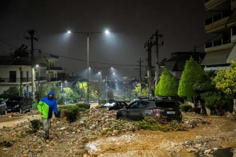 Poharala ih razorna oluja: Nevrijeme odnijelo dva života, ulice izgledaju zastra&scaron;ujuće