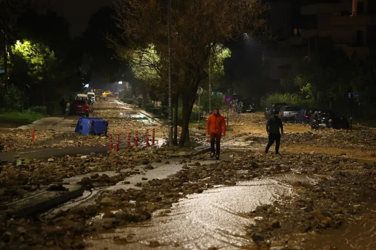 Poharala ih razorna oluja: Nevrijeme odnijelo dva života, ulice izgledaju zastra&scaron;ujuće