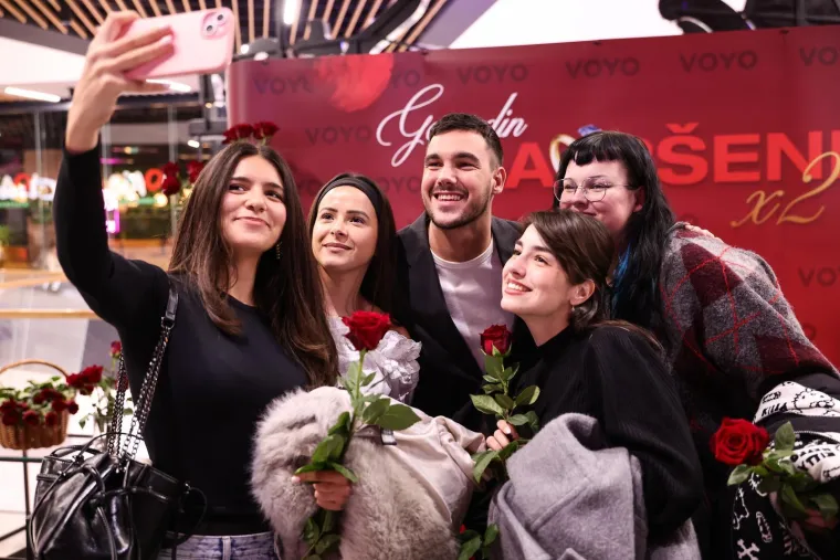 Emocije na maksimumu: Karlo i Petar osvojili fanove na ekskluzivnoj premijeri, tu je i &Scaron;ime Elez