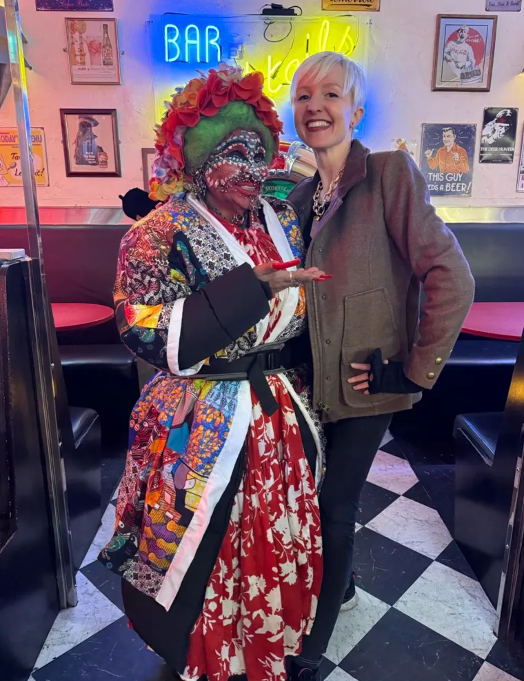 Nekoć predivna medicinska sestra prekrila se s 20 tisuća piercinga! Evo kako je izgledala prije