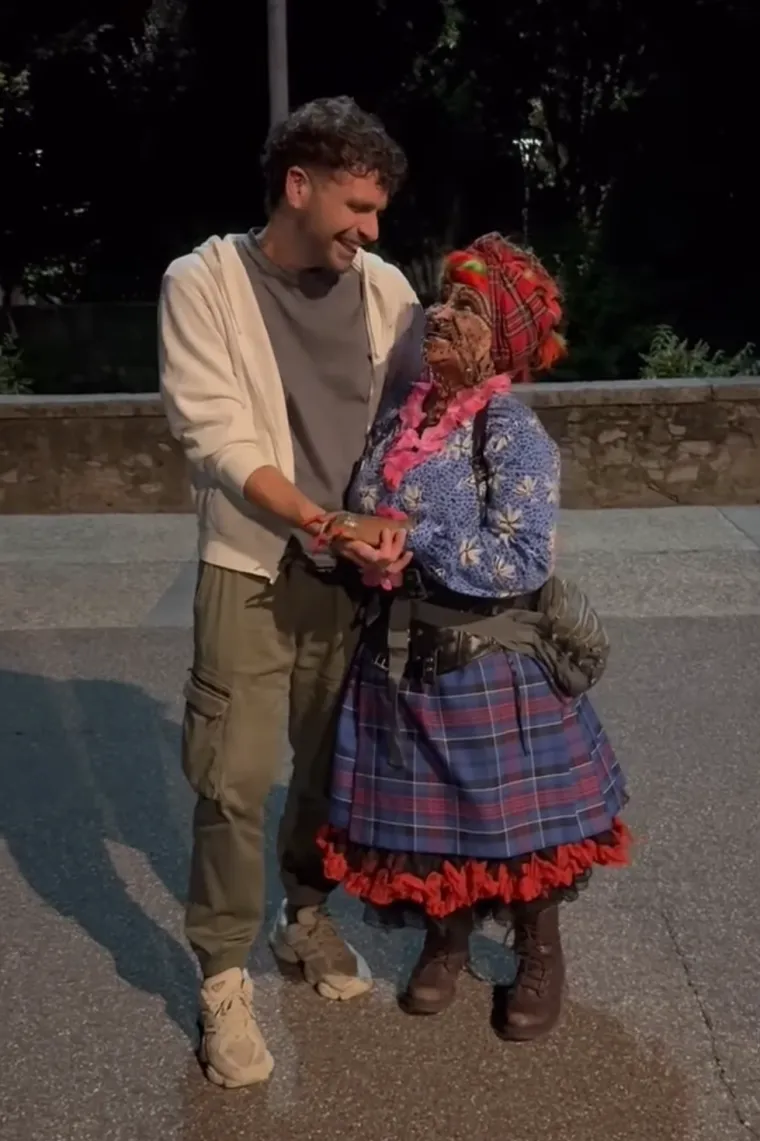 Nekoć predivna medicinska sestra prekrila se s 20 tisuća piercinga! Evo kako je izgledala prije