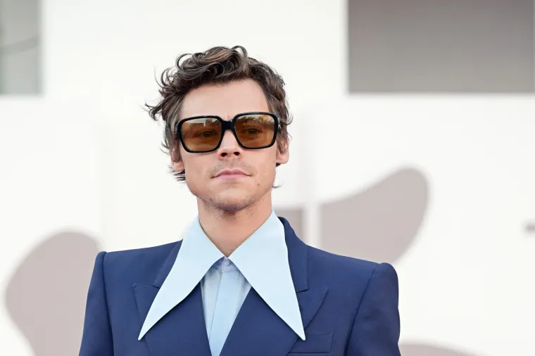 Od teen zavodnika do mu&scaron;karca koji nosi žensku odjeću: Ovako danas izgleda Harry Styles