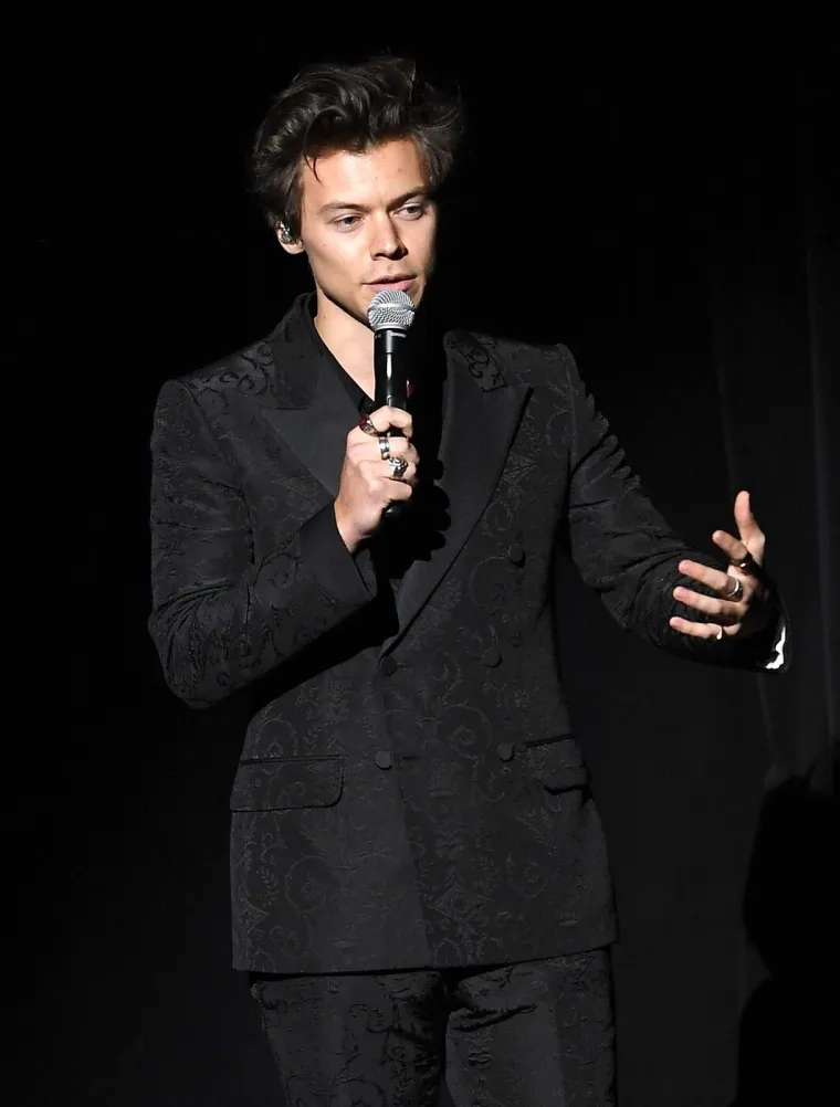 Od teen zavodnika do mu&scaron;karca koji nosi žensku odjeću: Ovako danas izgleda Harry Styles