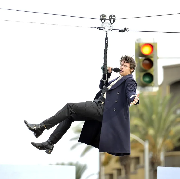 Od teen zavodnika do mu&scaron;karca koji nosi žensku odjeću: Ovako danas izgleda Harry Styles