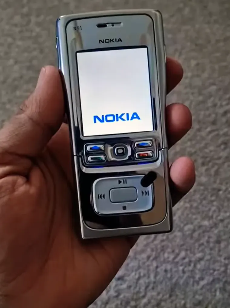 Ako imate neke od ovih mobitela posjedujete pravo blago: Kolekcionari za njih nude vrtoglave iznose