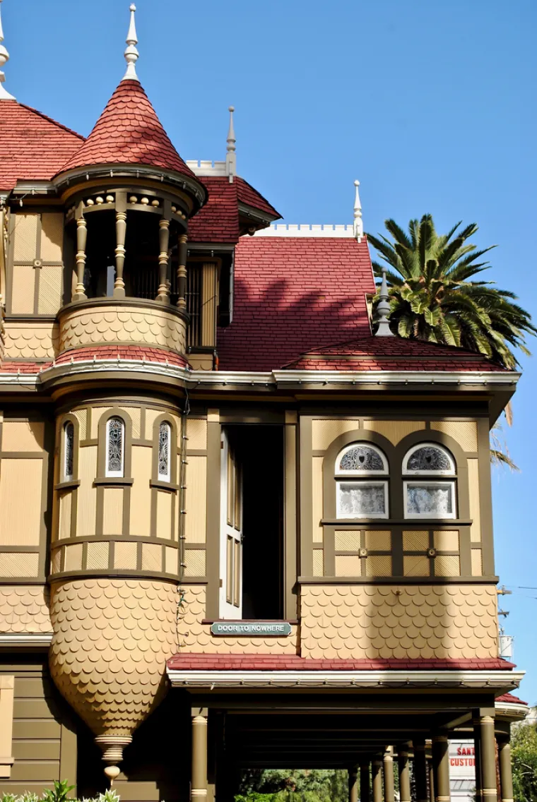 Čak 38 godina gradnje, prokletstvo i tisuće duhova: Ova kuća krije tajne koje lede krv u žilama