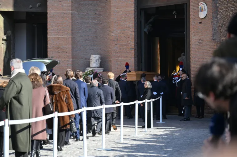 Elita se okupila u Rimu: Pogledajte tko se sve do&scaron;ao oprostiti od Valentina Garavanija