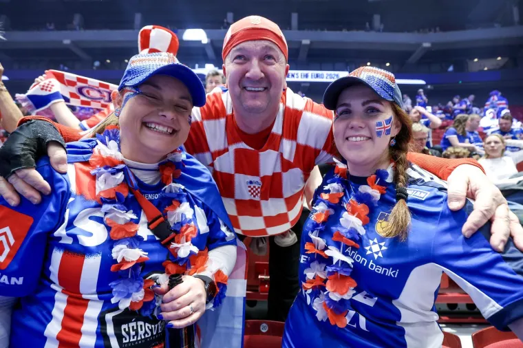 Fantastične scene na tribinama: Pogledajte &scaron;to rade islandski ratnici s na&scaron;im navijačima