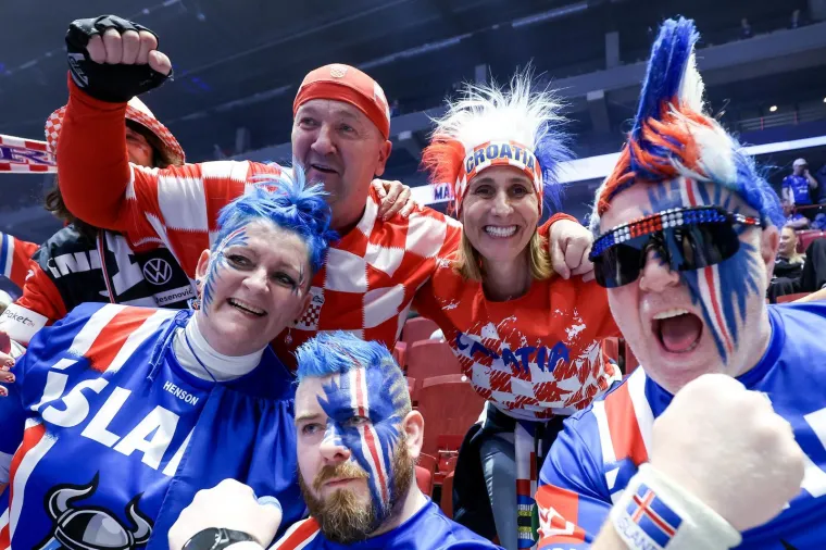 Fantastične scene na tribinama: Pogledajte &scaron;to rade islandski ratnici s na&scaron;im navijačima