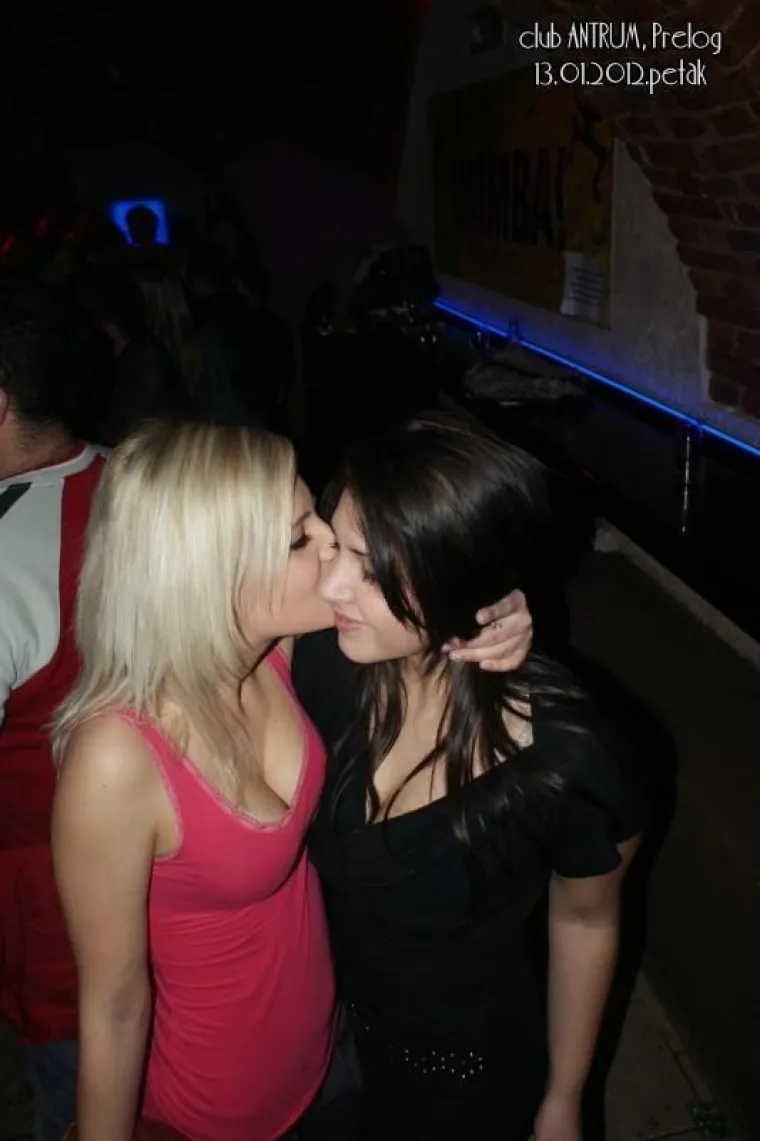 Kakva nostalgija! Pogledajte ludu atmosferu na tulumu prije 14 godina