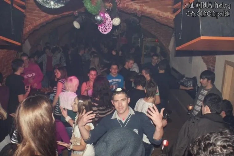 Kakva nostalgija! Pogledajte ludu atmosferu na tulumu prije 14 godina