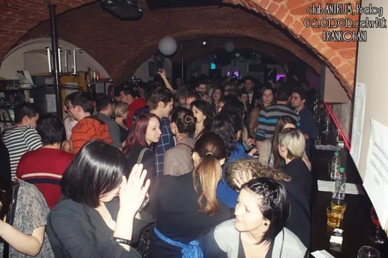 Kakva nostalgija! Pogledajte ludu atmosferu na tulumu prije 14 godina