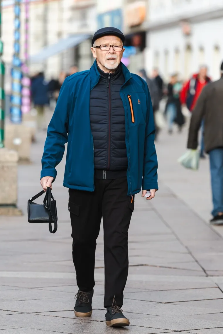 Odu&scaron;evila je prolaznike svojom rozom bundom! Pogledajte &scaron;arene kombinacije sa riječke &scaron;etnice