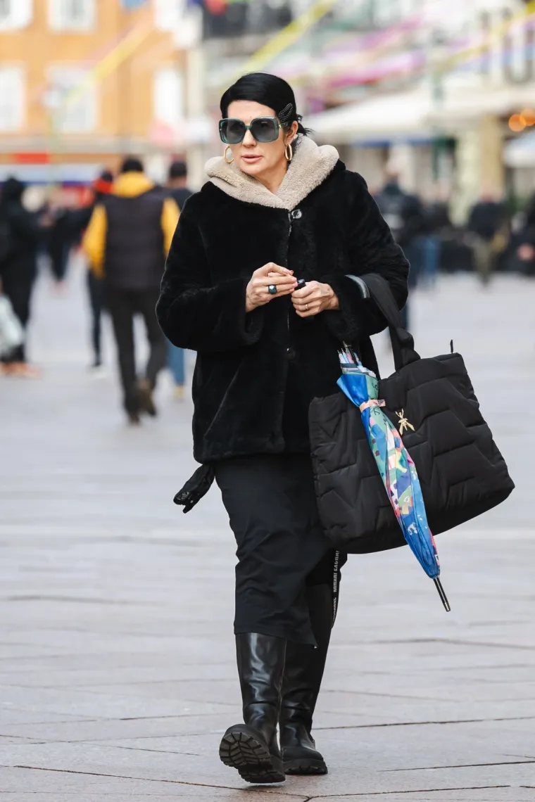 Odu&scaron;evila je prolaznike svojom rozom bundom! Pogledajte &scaron;arene kombinacije sa riječke &scaron;etnice