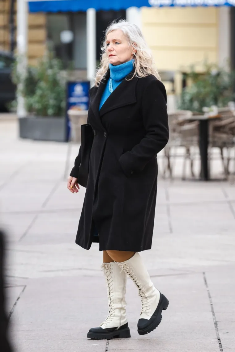 Odu&scaron;evila je prolaznike svojom rozom bundom! Pogledajte &scaron;arene kombinacije sa riječke &scaron;etnice